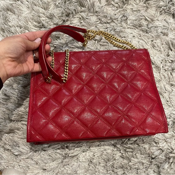 💥SOLD💥SAINT LAURENT
Lambskin Quilted LARGE Becky Chain Bag - Picture 15 of 16